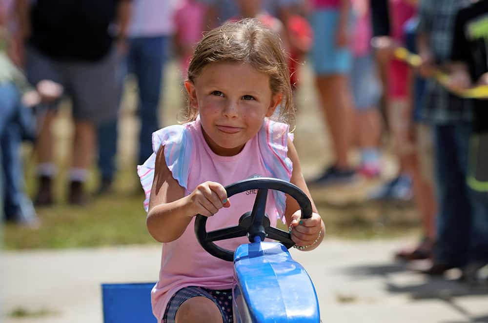 kids pedal pull at the Lebanon Country Fair